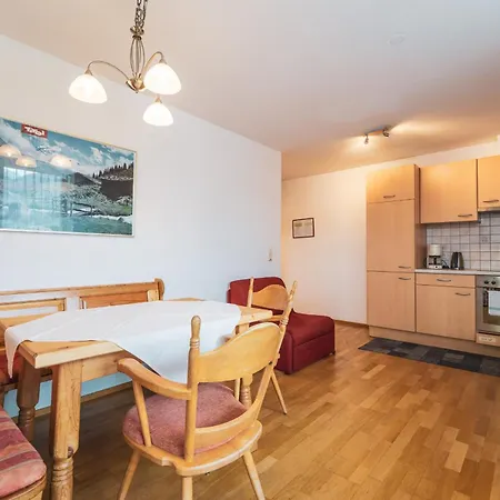 Haus Der Mitte 메이른호픈